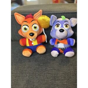 Five Nights at Freddy's: Security Breach - Roxanne Wolf Plush and Balloon Foxy